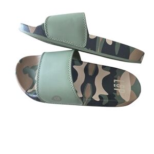 Size 6 Unisex L&P Apparel Camo Sandals New In Bag